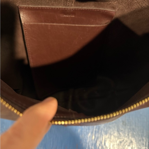 Madewell Essential Curve shoulder bag in chocolate raisin - Picture 5 of 7